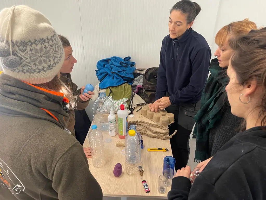 Emriquecimiento ambiental para animales. Bienestar animal